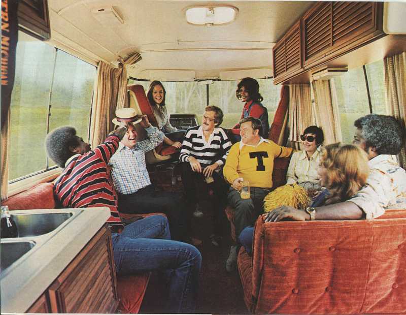 1977_GMC_Motorhomes_06.JPG (800x620; 59 KBytes)