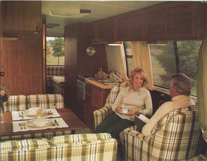1977_GMC_Motorhomes_08.JPG (800x620; 54 KBytes)